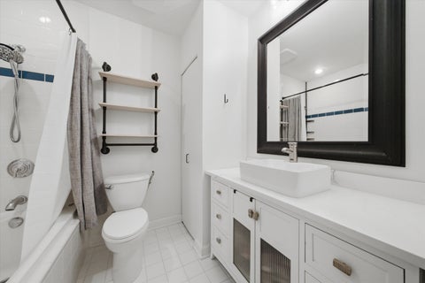 Tiny photo for 2343 N Greenview Avenue #105, Chicago, IL 60614 (MLS # 12744118)