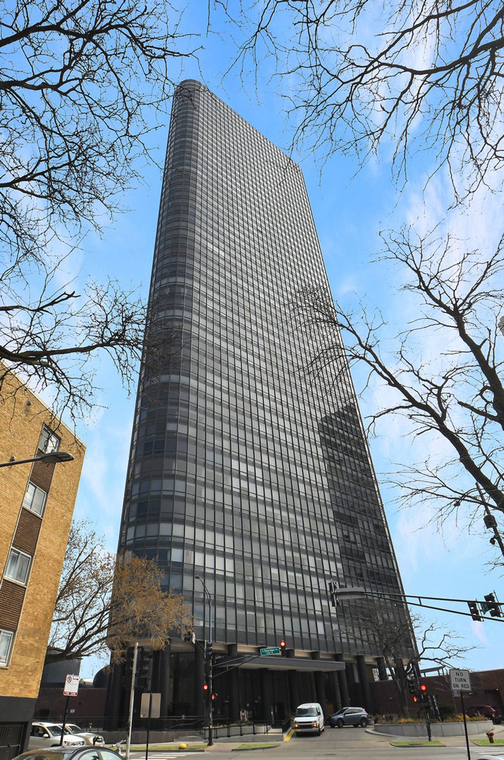 listing image 0