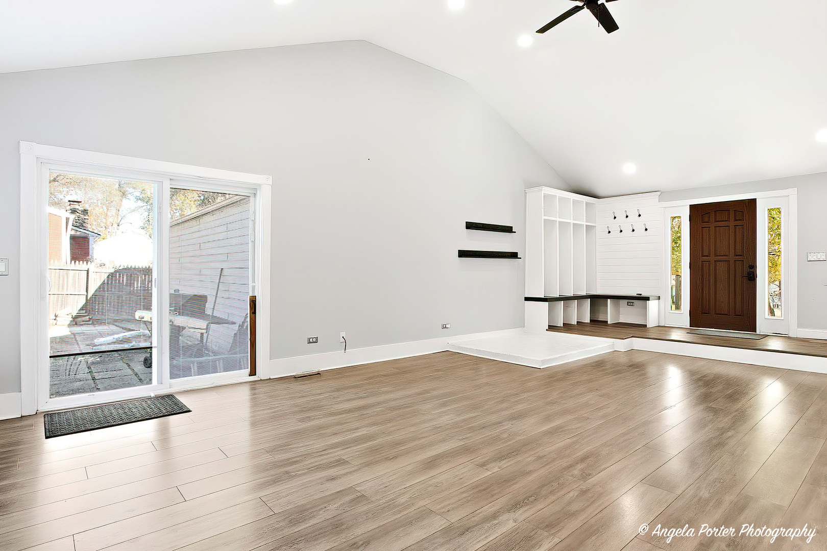 37048 N Lawrence Drive