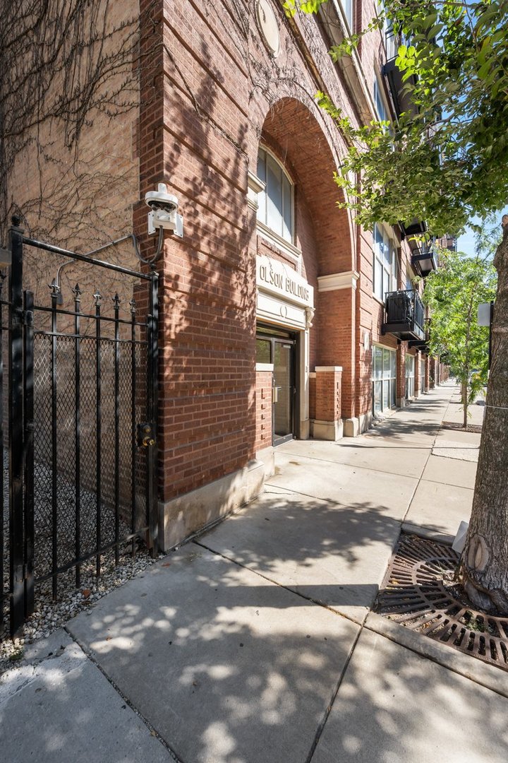 1500 W Monroe Street 409