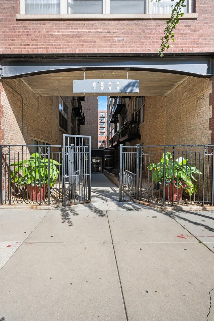 1500 W Monroe Street 409