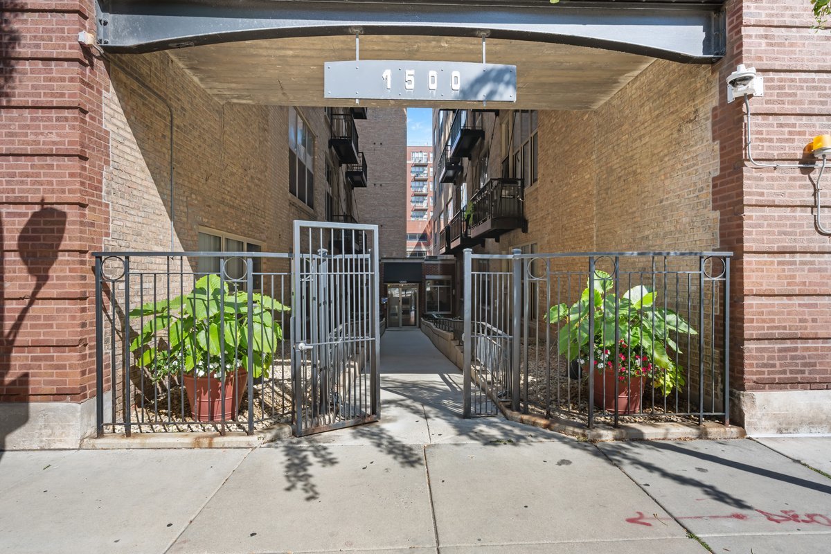 1500 W Monroe Street 409
