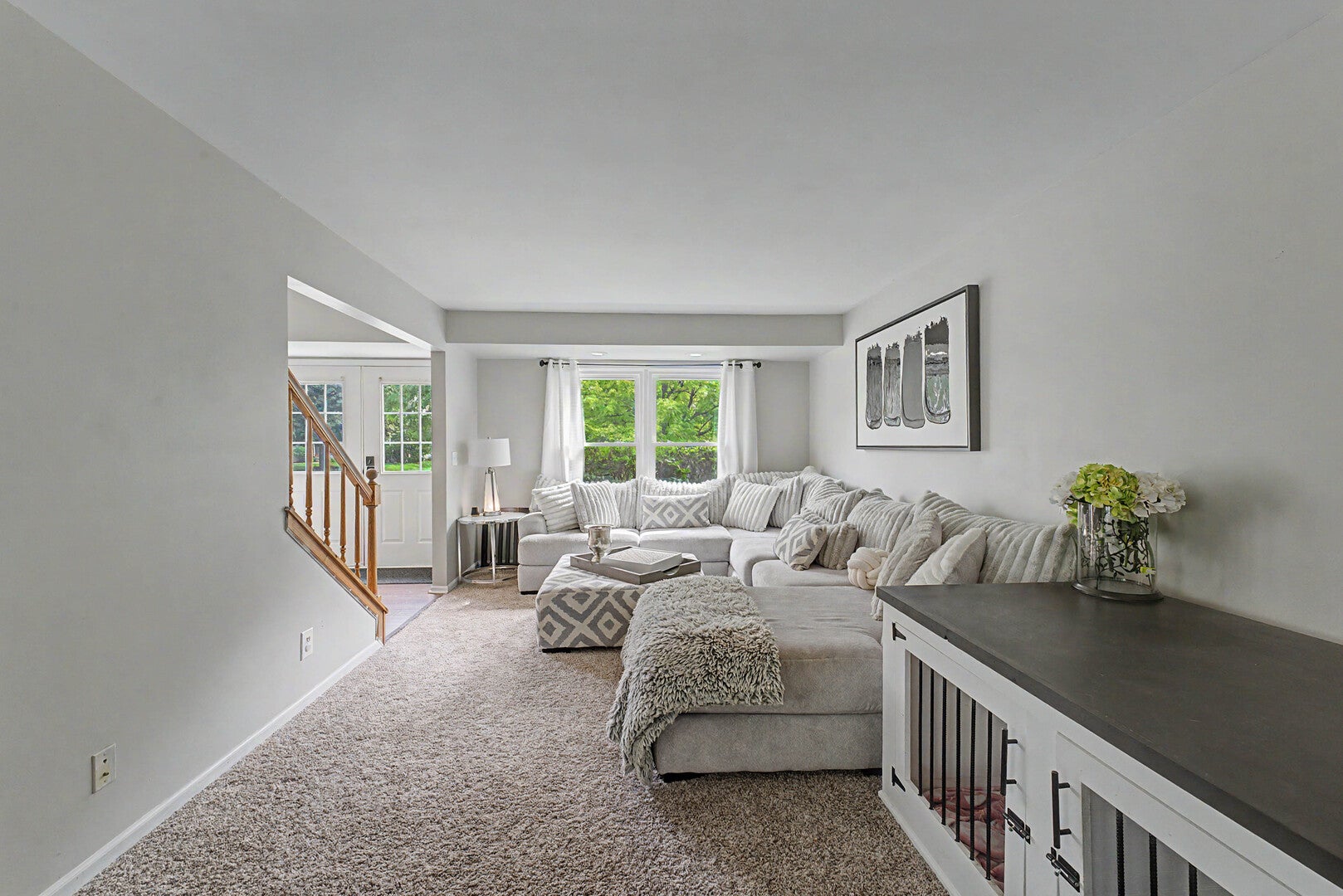 1262 Knollwood Circle