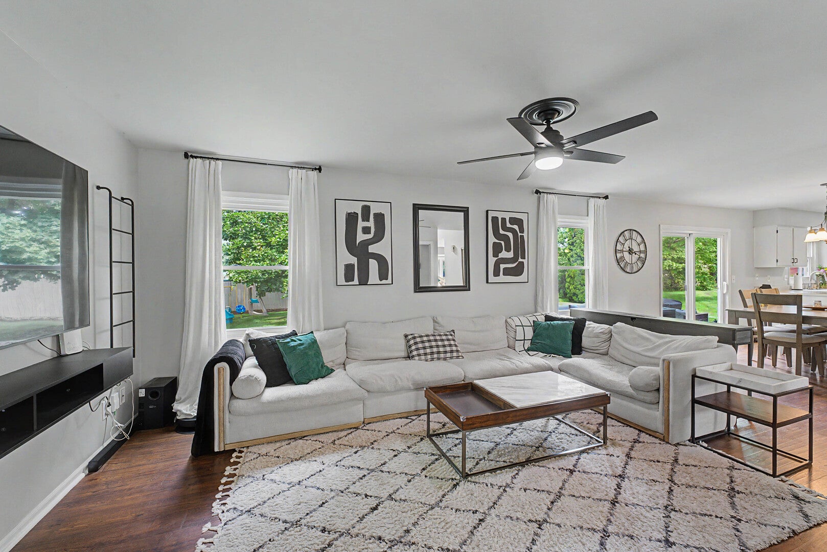1262 Knollwood Circle