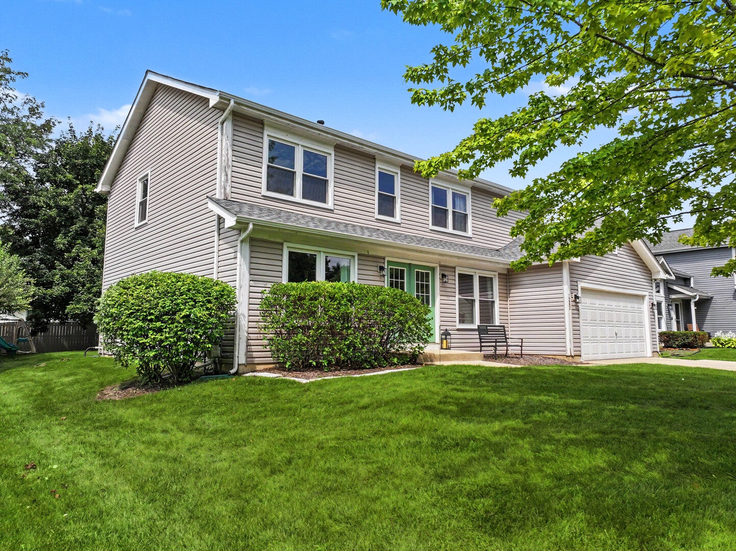 1262 Knollwood Circle