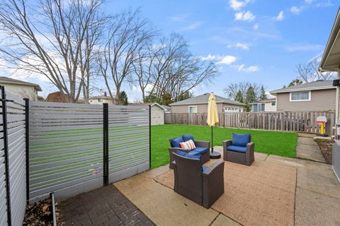 Tiny photo for 840 E Marshall Court, Palatine, IL 60074 (MLS # 12587314)