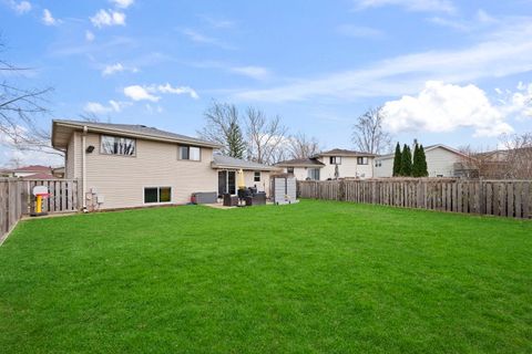 Tiny photo for 840 E Marshall Court, Palatine, IL 60074 (MLS # 12587314)