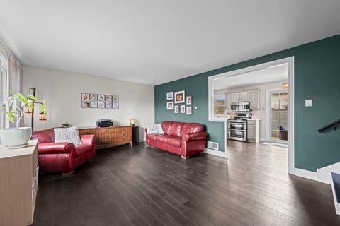 Tiny photo for 840 E Marshall Court, Palatine, IL 60074 (MLS # 12587314)