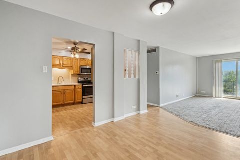 Tiny photo for 900 W Sunset Drive #410, Glenwood, IL 60425 (MLS # 12443677)