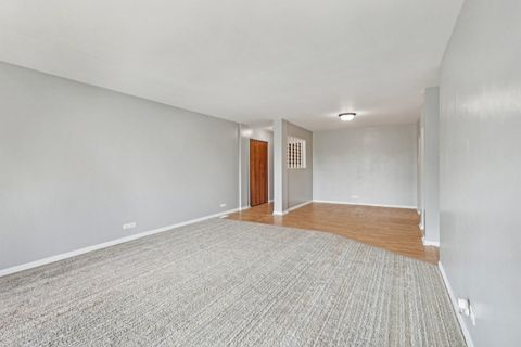 Tiny photo for 900 W Sunset Drive #410, Glenwood, IL 60425 (MLS # 12443677)