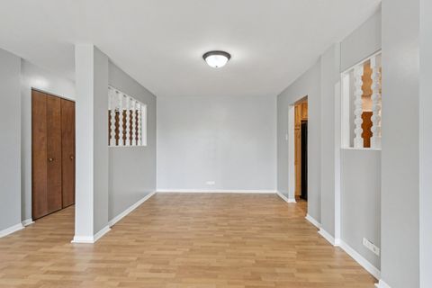 Tiny photo for 900 W Sunset Drive #410, Glenwood, IL 60425 (MLS # 12443677)