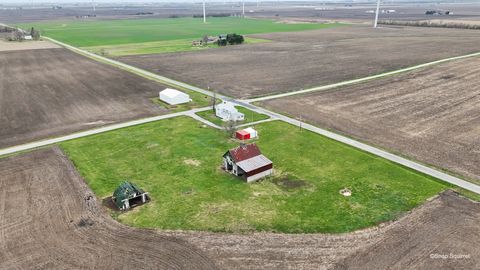 Tiny photo for 724 E 2600 North Road, Penfield, IL 61862 (MLS # 12604838)