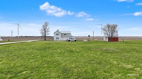 Tiny photo for 724 E 2600 North Road, Penfield, IL 61862 (MLS # 12604838)