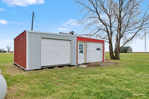 Tiny photo for 724 E 2600 North Road, Penfield, IL 61862 (MLS # 12604838)