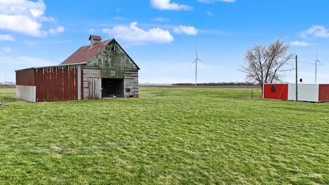 Tiny photo for 724 E 2600 North Road, Penfield, IL 61862 (MLS # 12604838)