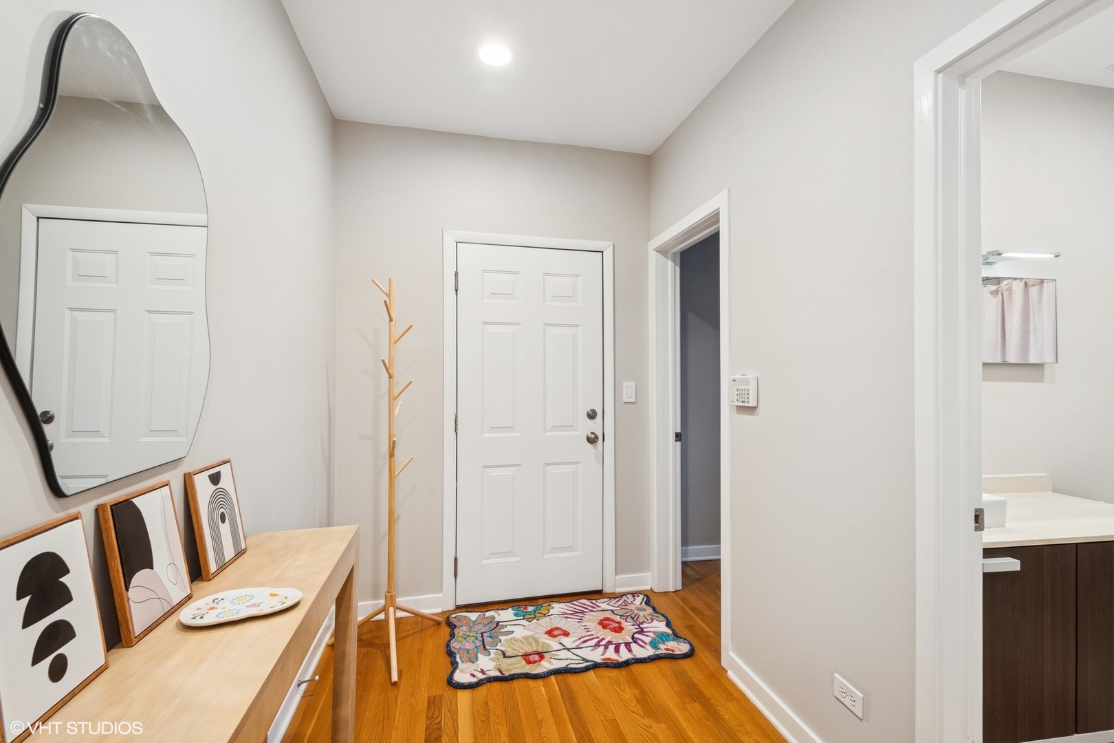 1655 N Fairfield Avenue 401