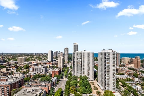 Tiny photo for 1360 N Sandburg Terrace #2912, Chicago, IL 60610 (MLS # 12730600)