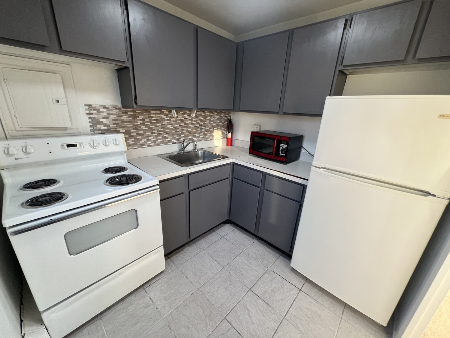 708 W Bittersweet Place 513