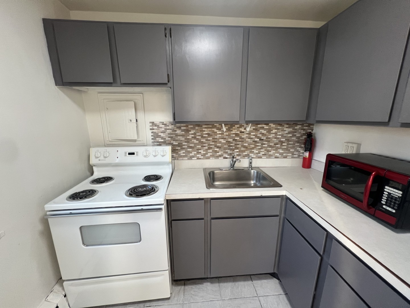 708 W Bittersweet Place 513