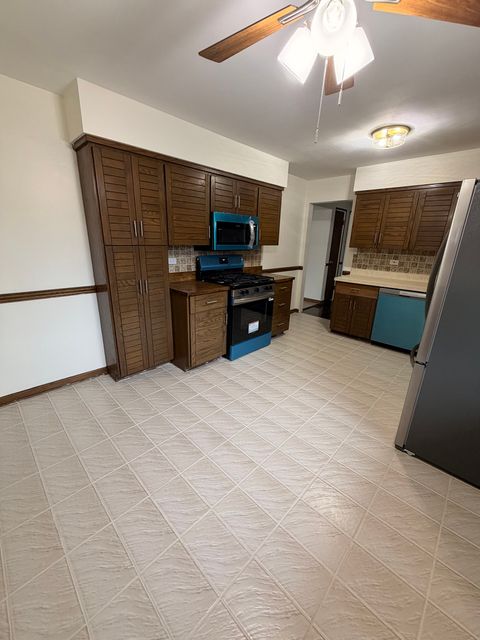 Tiny photo for 10809 Austin Avenue, Chicago Ridge, IL 60415 (MLS # 12643210)