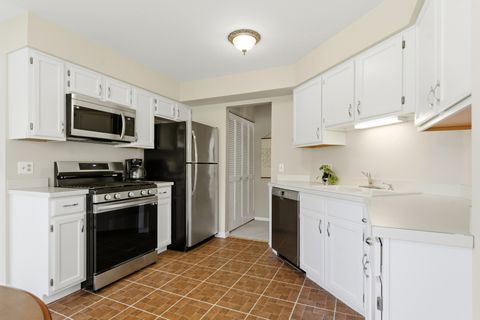 Tiny photo for 2520 Live Oak Lane, Buffalo Grove, IL 60089 (MLS # 12624378)