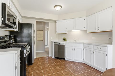 Tiny photo for 2520 Live Oak Lane, Buffalo Grove, IL 60089 (MLS # 12624378)