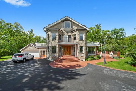 300 N BRADLEY Road Lake Forest IL 60045