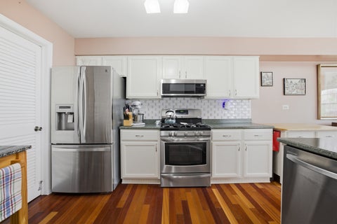 Tiny photo for 1411 CLUB Drive #C, Glendale Heights, IL 60139 (MLS # 12663748)
