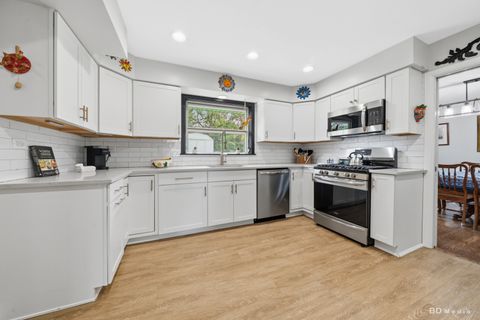 Tiny photo for 831 Verne Lane, Flossmoor, IL 60422 (MLS # 12628274)