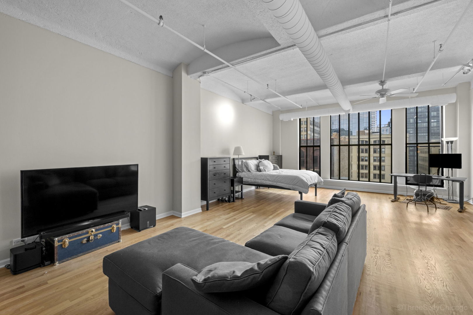 633 S Plymouth Court 808