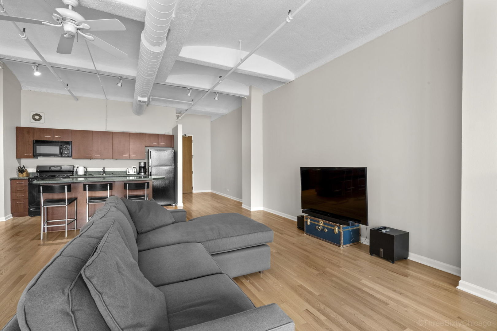 633 S Plymouth Court 808