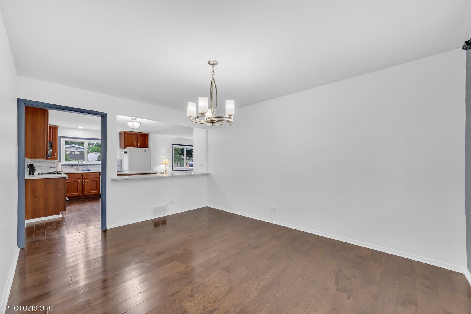 445 Kinkaid Court