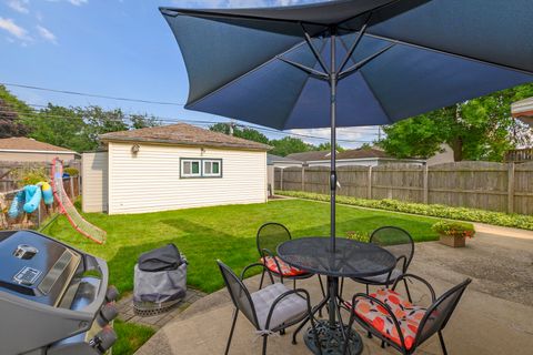 Tiny photo for 9945 S WASHTENAW Avenue, Chicago, IL 60655 (MLS # 12542311)