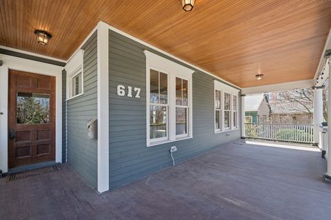 Tiny photo for 617 Franklin Avenue, River Forest, IL 60305 (MLS # 12620744)