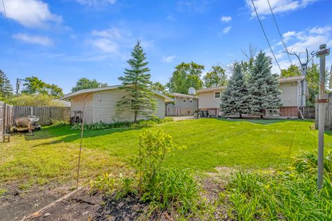 Tiny photo for 2916 189th Street, Lansing, IL 60438 (MLS # 12483020)