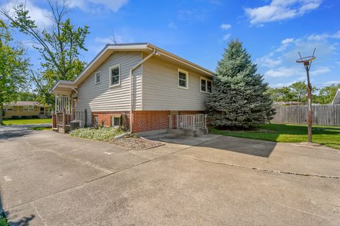 Tiny photo for 2916 189th Street, Lansing, IL 60438 (MLS # 12483020)