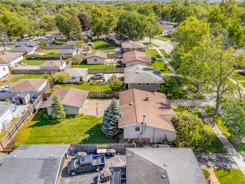 Tiny photo for 2916 189th Street, Lansing, IL 60438 (MLS # 12483020)