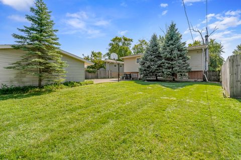 Tiny photo for 2916 189th Street, Lansing, IL 60438 (MLS # 12483020)
