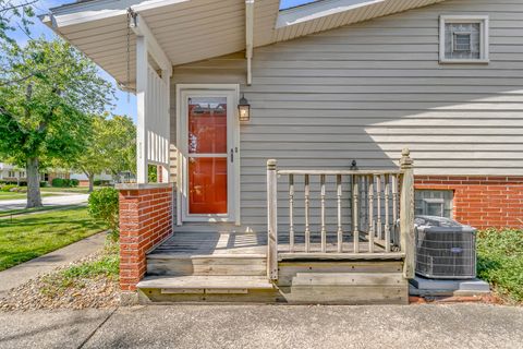 Tiny photo for 2916 189th Street, Lansing, IL 60438 (MLS # 12483020)