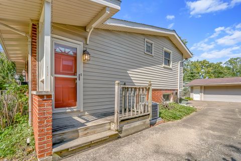 Tiny photo for 2916 189th Street, Lansing, IL 60438 (MLS # 12483020)
