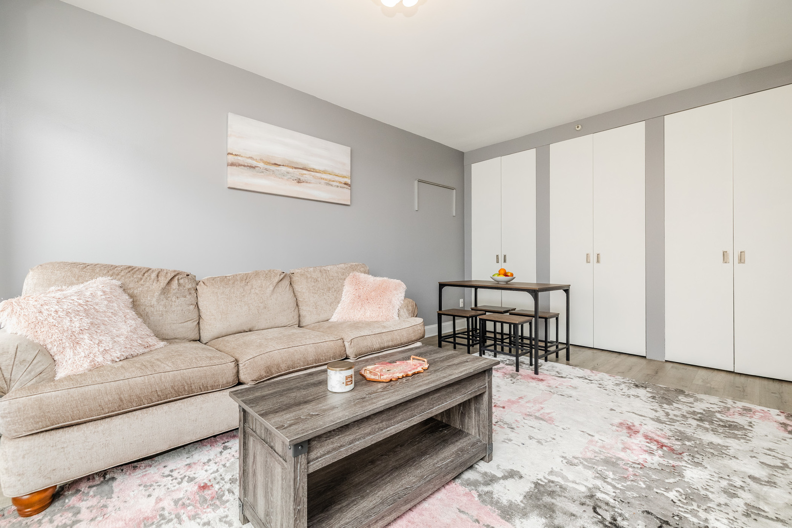 21 W Chestnut Street 907