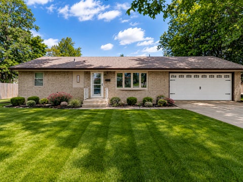Photo of 1112 Beechwood Avenue, Bloomington, IL 61701 (MLS # 12723398)