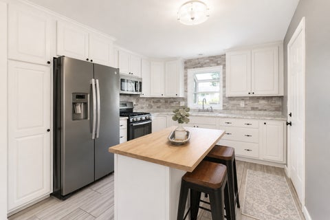 Tiny photo for 1112 Beechwood Avenue, Bloomington, IL 61701 (MLS # 12723398)