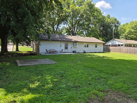 Tiny photo for 1112 Beechwood Avenue, Bloomington, IL 61701 (MLS # 12723398)