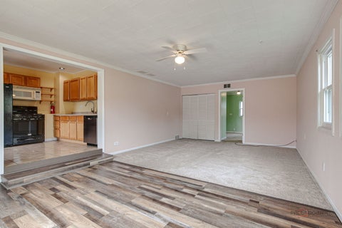 Tiny photo for 741 Franklin Avenue, Winthrop Harbor, IL 60096 (MLS # 12730870)