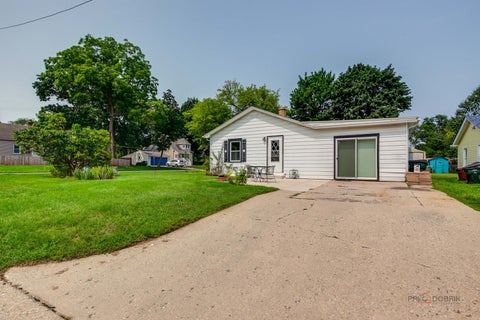 Tiny photo for 741 Franklin Avenue, Winthrop Harbor, IL 60096 (MLS # 12730870)