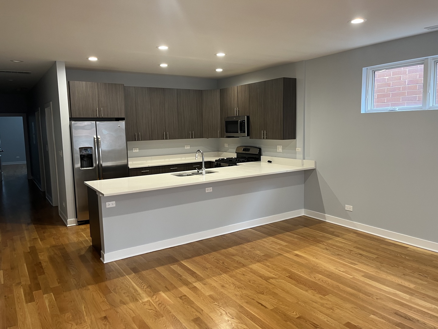 693 N Peoria Street 2N