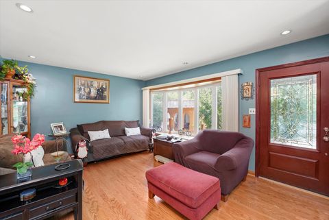 Tiny photo for 4551 W Foster Avenue, Chicago, IL 60630 (MLS # 12417321)