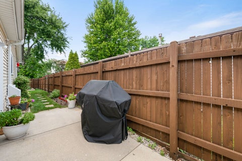 Tiny photo for 517 Cherrywood Drive, North Aurora, IL 60542 (MLS # 12721514)