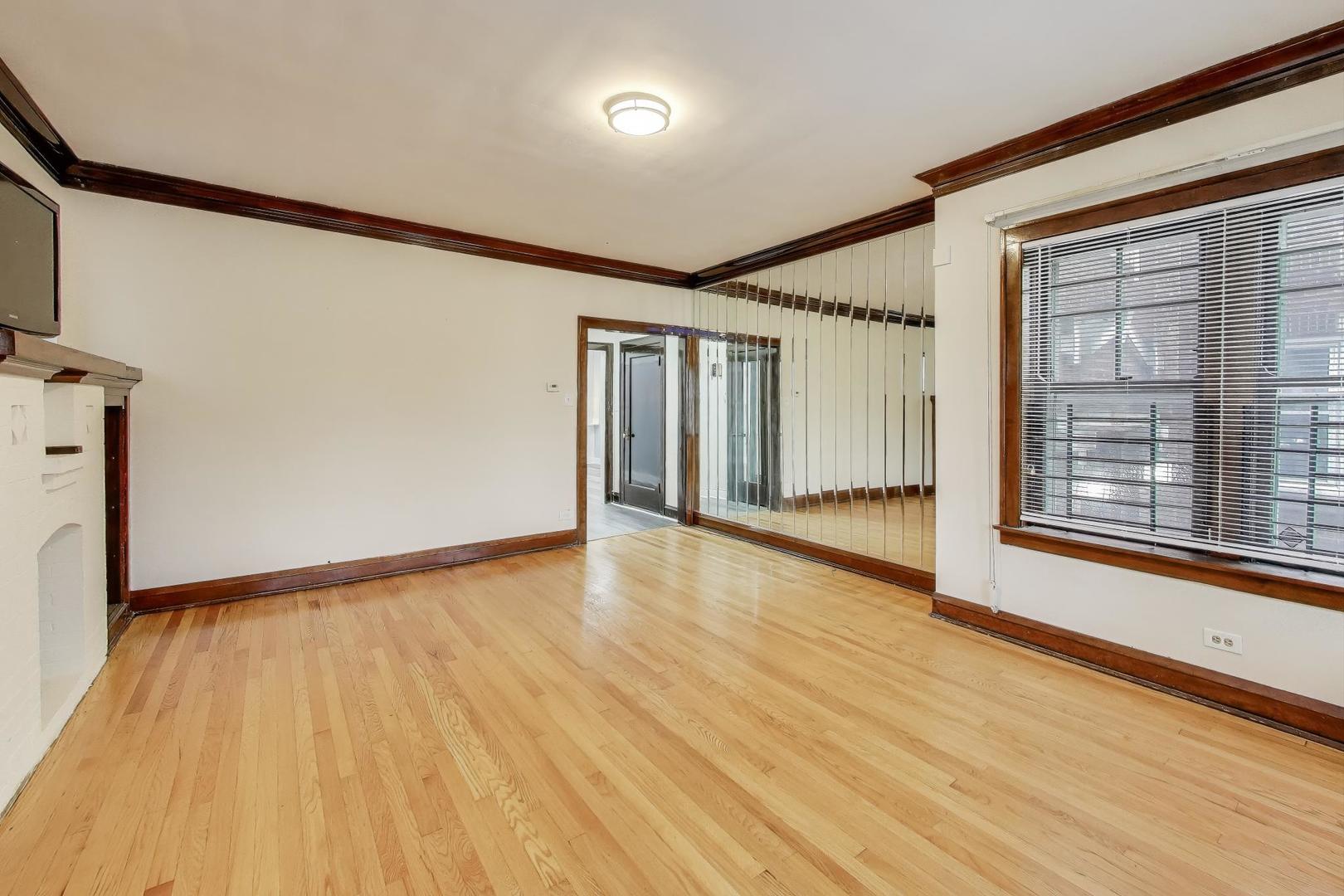 8008 S Loomis Boulevard